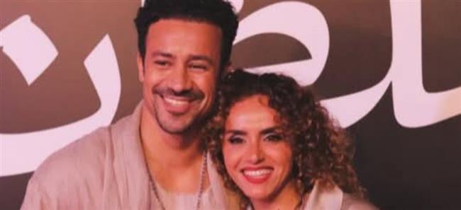 علا رشدي تحتفل بعيد زواجها