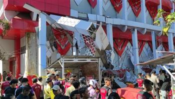 زلزال عنيف أعقبه تسونامي يقتل شخصًا ويدمر المباني في إندونيسيا