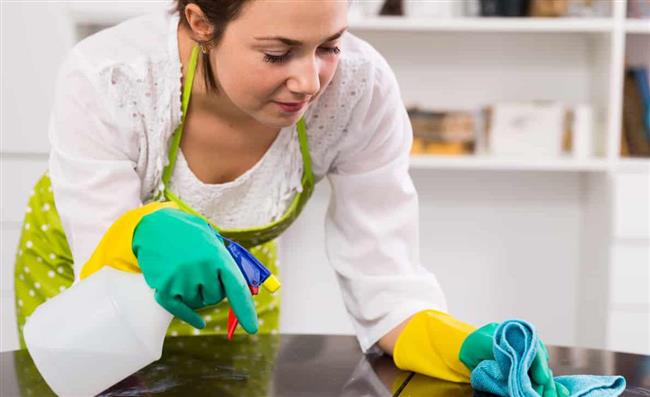 لربات البيوت.. حيل بسيطة للاستمتاع بالتنظيف اليومي