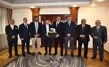 وزير الرياضة يستقبل مجلس إدارة اتحاد البادل لبحث خطة العمل