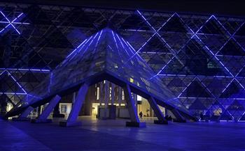  المتحف الكبير يُضيء واجهته باللون الأزرق احتفالًا باليوم العالمي للتوعية بالتوحد    