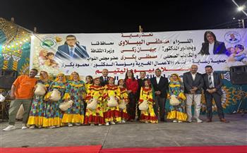 وزيرة الثقافة تشارك في احتفالية ليوم اليتيم بقنا                        