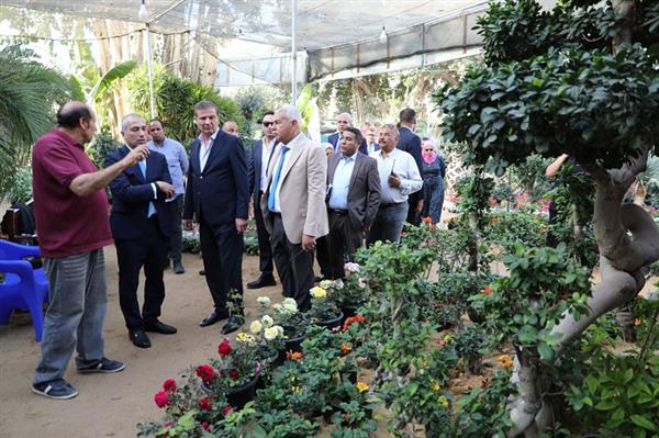 وزير الزراعة يتفقد معرض زهور الربيع.. ويشيد بالإقبال الجماهيري الكثيف 