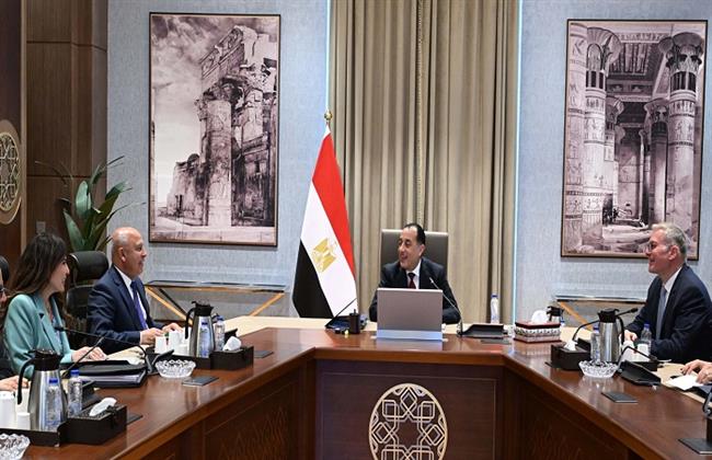 رئيس الوزراء يتابع موقف ترشيد استهلاك المواد البترولية في عدد من المشروعات الحكومية