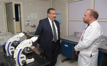 جولة مفاجئة لمحافظ بورسعيد بوحدة "طب أسرة الصفوة" بحي الزهور لمتابعة انتظام سير العمل 