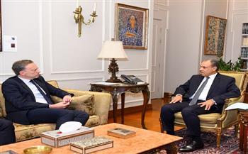 وزير الخارجية يشيد بعمق الشراكة الاستراتيجية بين مصر وفرنسا 
