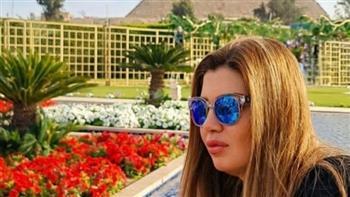 رانيا فريد شوقي من أمام الأهرامات: لا تدعوا الاعتياد يسرق جمال اللحظات 