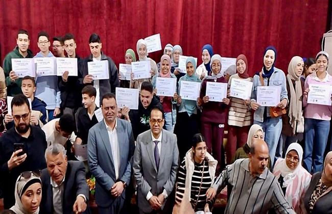 وزير التعليم يهنئ طلاب الثانوية لحصولهم على شهادات يابانية في البرمجة والذكاء الاصطناعي