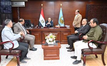 محافظ الغربية يستقبل وفد اللجنة الطبية العليا والاستغاثات بمجلس الوزراء وبنك الشفاء 
