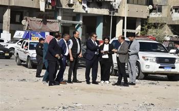 محافظ بورسعيد: قرب الانتهاء من أعمال رفع المخلفات المتراكمة بشارعي أسوان والصباح بحي المناخ 