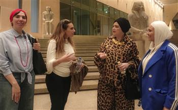 بمشاركة 200 فنانة من أكثر 30 دولة حول العالم 