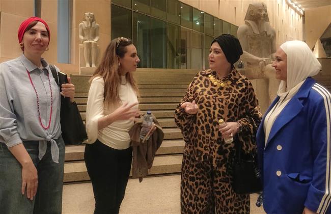 بمشاركة 200 فنانة من أكثر 30 دولة حول العالم 