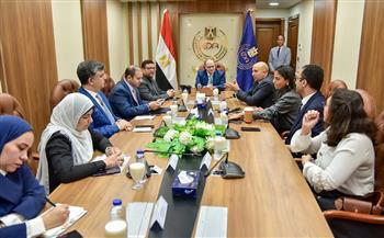 رئيس هيئة الدواء يبحث مع شركة لوريال تعزيز الاستثمار في مستحضرات التجميل 