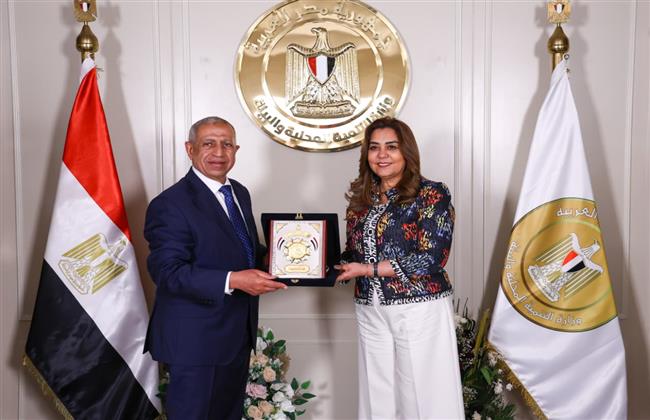 وزارة التنمية المحلية والأكاديمية العربية يوقعان بروتوكول تعاون لتأهيل الكوادر وتطوير برامج تدريبية متخصصة