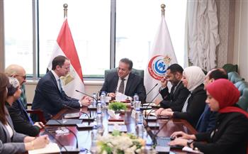 وزير الصحة وفايزر يبحثان توسيع التعاون لعلاج الأورام والهيموفيليا وتوطين اللقاحات