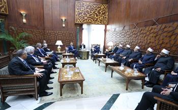 شيخ الأزهر يستقبل رئيس فنلندا ويؤكدان حاجة العالم للتهدئة وإيجاد آلية مُلزمة للقانون الدولي الإنساني