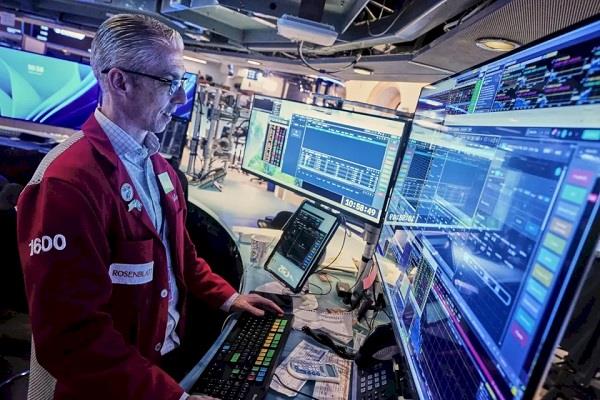 الأسهم العالمية تسجل مستويات قياسية جديدة رغم استمرار مخاطر الشرق الأوسط 