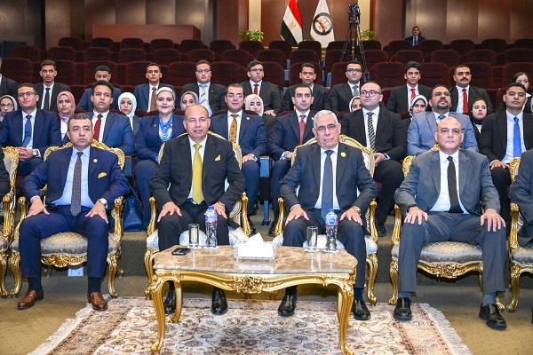 النائب العام يؤكد أهمية بناء الوعي القانوني للطلاب لإعداد أجيال واعية بقيم العدالة