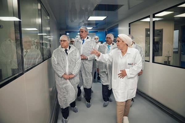 رئيس هيئة الدواء المصرية يشارك في افتتاح خط إنتاج متخصص لقطرات العين بمصنع شركة فاركو للأدوية بالإسكندرية