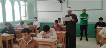 مدير عام المنطقة الأزهرية لشمال سيناء: أهمية تهيئة المناخ الملائم للطلاب لأداء امتحاناتهم في سهولة ويسر