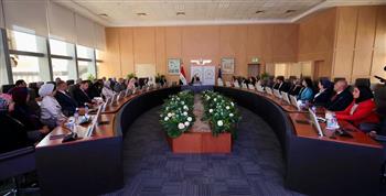 وزير السياحة والآثار يلتقي كوادر الوزارة المنضمين لبرنامج القيادة التنفيذية المتقدمة