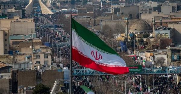 أكسيوس عن مصدر: المفاوضون الإيرانيون بانتظار موافقة المرشد للذهاب إلى باكستان 