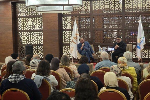 نجوم الفن والمجتمع في ندوة "ثمرة طه إلياس" لعبد الرحيم كمال.. وأشرف عشماوي يدير الحوار  