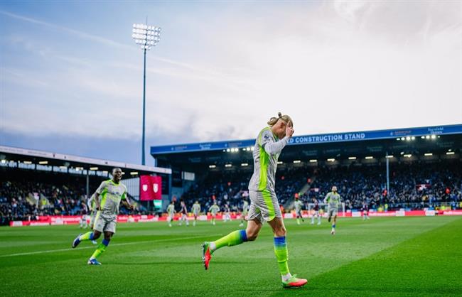 الدوري الإنجليزي.. مانشستر سيتي يتقدم على بيرنلي بهدف مبكر
