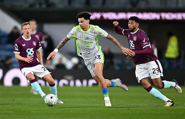 الدوري الإنجليزي.. انطلاق مواجهة مانشستر سيتي وبيرنلي تحت أنظار مرموش  