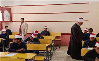 رئيس منطقة سوهاج الأزهرية يواصل جولاته الميدانية لمتابعة امتحانات النقل بالمعاهد 