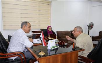 رئيس مدينة الغردقة الغردقة يستمع لطلبات المواطنين ويوجه بسرعة الحل وفق القانون 