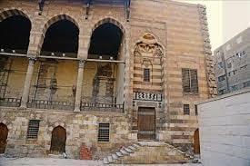 شوارع لها تاريخ| بيت القاضي.. من قصر فاطمي إلى محكمة شرعية وذاكرة حية في قلب شارع المعز 