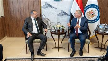 استثمارات وإمدادات الغاز على الطاولة.. وزير البترول يلتقي رئيس اللجنة الاقتصادية بالنواب