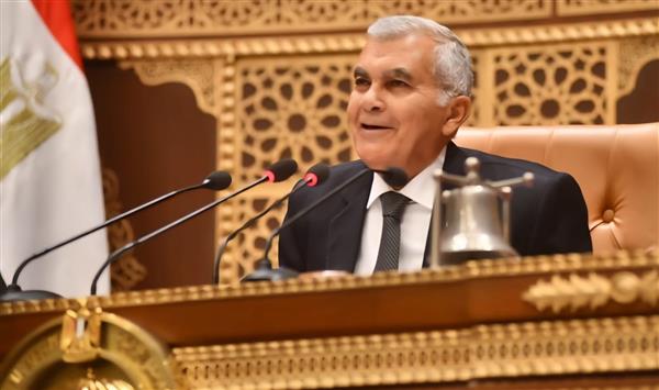 رئيس مجلس الشيوخ يهنئ الرئيس السيسي بذكرى تحرير سيناء ويشيد بجهود التنمية والاستقرار 