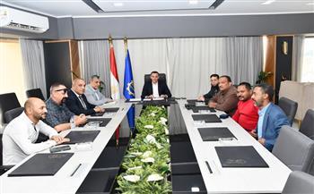 محافظ أسوان يترأس الاجتماع التنسيقى لتنظيم عملية التموين والتزود بالوقود والمحروقات 