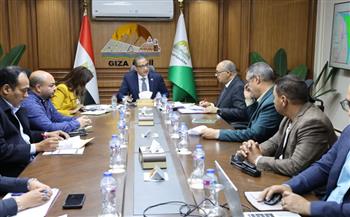 محافظ الجيزة يتابع خطط العمل ونسب إنجاز المشروعات بحي الوراق