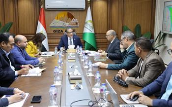 محافظ الجيزة يتابع خطط العمل ونسب إنجاز المشروعات بحي الوراق