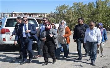 استعدادًا للموسم الصيفي.. محافظ بورسعيد يتفقد شاطئ مدينة بورفؤاد