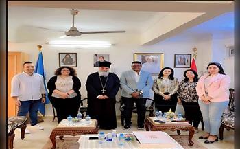 وكيل صحة البحر الأحمر يهنئ الأقباط بعيد القيامة المجيد خلال زيارة رسمية