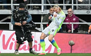 الدوري الإنجليزي.. السيتي يتقدم على بيرنلي في الشوط الأول تحت أنظار مرموش