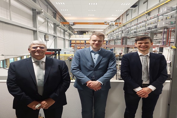 "المصرية اليابانية" وجامعة أيندهوفن تبحثان تعزيز التعاون العلمي في الطاقة والتكنولوجيا المتقدمة 