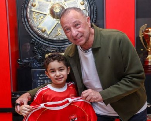 محمود الخطيب يستقبل سليم أسامة صاحب مشهد مدرج الصالات 