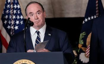 البنتاجون يعلن مغادرة وزير البحرية الأمريكي جون فيلان منصبه 