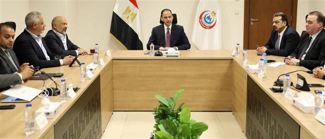 نائب وزير الصحة يبحث مع "اتصالات مصر" و"STM" رقمنة القطاع الصحي وتطوير البنية التكنولوجية