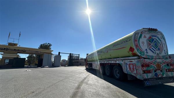 الهلال الأحمر: قافلة «زاد العزة» الـ 181 تحمل أكثر من 5,480 طنًا من المساعدات الغذائية والإغاثية 