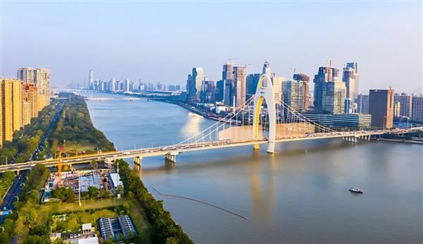 إنجاز هندسي مدهش.. قطارات صينية تعمل تحت الماء 