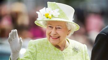 كاتب يكشف عن "خطأ" الملكة إليزابيث الذي يهدّد إرثها