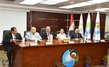 محافظ الجيزة يترأس اجتماعًا موسعًا مع أعضاء مجلسي النواب والشيوخ لمتابعة خدمات مياه الشرب والصرف الصحي