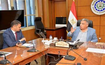 محافظ الدقهلية يعقد اجتماعا لمناقشة أنشطة المجلس القومي للمرأة ومدن التعلّم