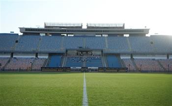 الدوري الممتاز.. استاد القاهرة يتزين لاستضافة لقاء الزمالك وبيراميدز